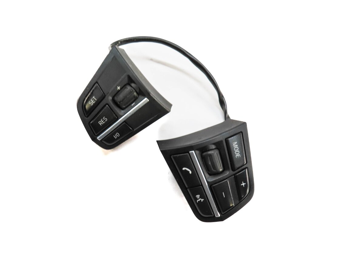 Thumbnail 1: 2011 BMW 535i (F10) STEERING WHEEL CRUISE PHONE MEDIA SWITCH BUTTON SET-2