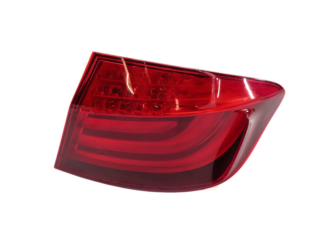 Thumbnail 3: 2011-2013 BMW 5 M5 SERIES F10 RIGHT PASSENGER OUTER TAILLIGHT BRAKE LIGHT LAMP