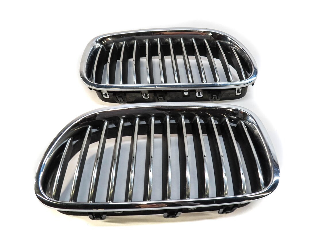 Thumbnail 3: 11-13 BMW 528i 535i 550i (F10) FRONT LEFT & RIGHT HOOD VENT GRILLE SET (CHROME)