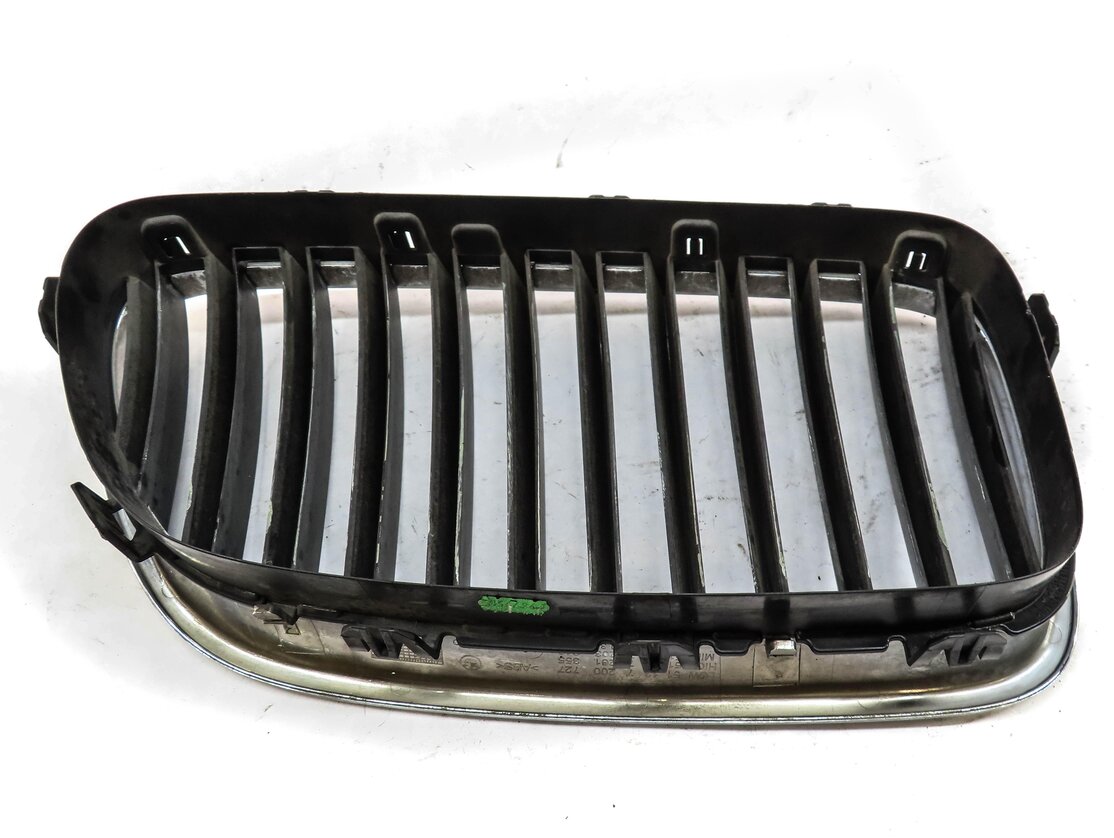 Thumbnail 4: 11-13 BMW 528i 535i 550i (F10) FRONT LEFT & RIGHT HOOD VENT GRILLE SET (CHROME)
