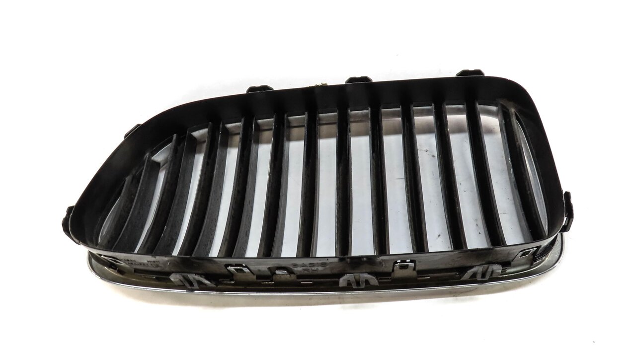 Thumbnail 6: 11-13 BMW 528i 535i 550i (F10) FRONT LEFT & RIGHT HOOD VENT GRILLE SET (CHROME)