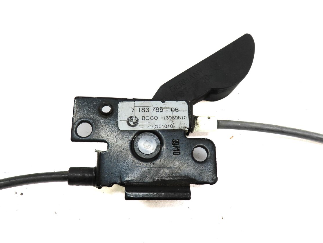 Thumbnail 5: 2011 BMW 535i (F10) FRONT LEFT & RIGHT UPPER HOOD SAFETY LATCH SET w/ RELEASE