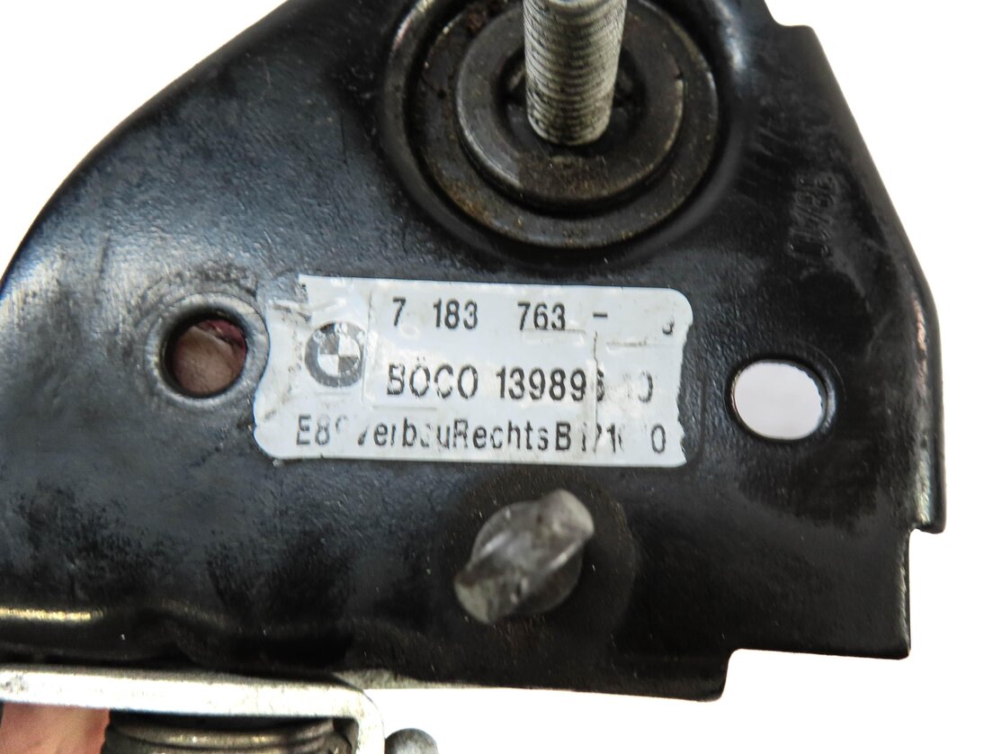 Thumbnail 7: 2011 BMW 535i (F10) FRONT LEFT & RIGHT UPPER HOOD SAFETY LATCH SET w/ RELEASE