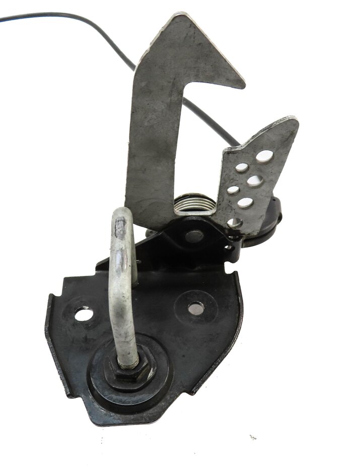Thumbnail 8: 2011 BMW 535i (F10) FRONT LEFT & RIGHT UPPER HOOD SAFETY LATCH SET w/ RELEASE