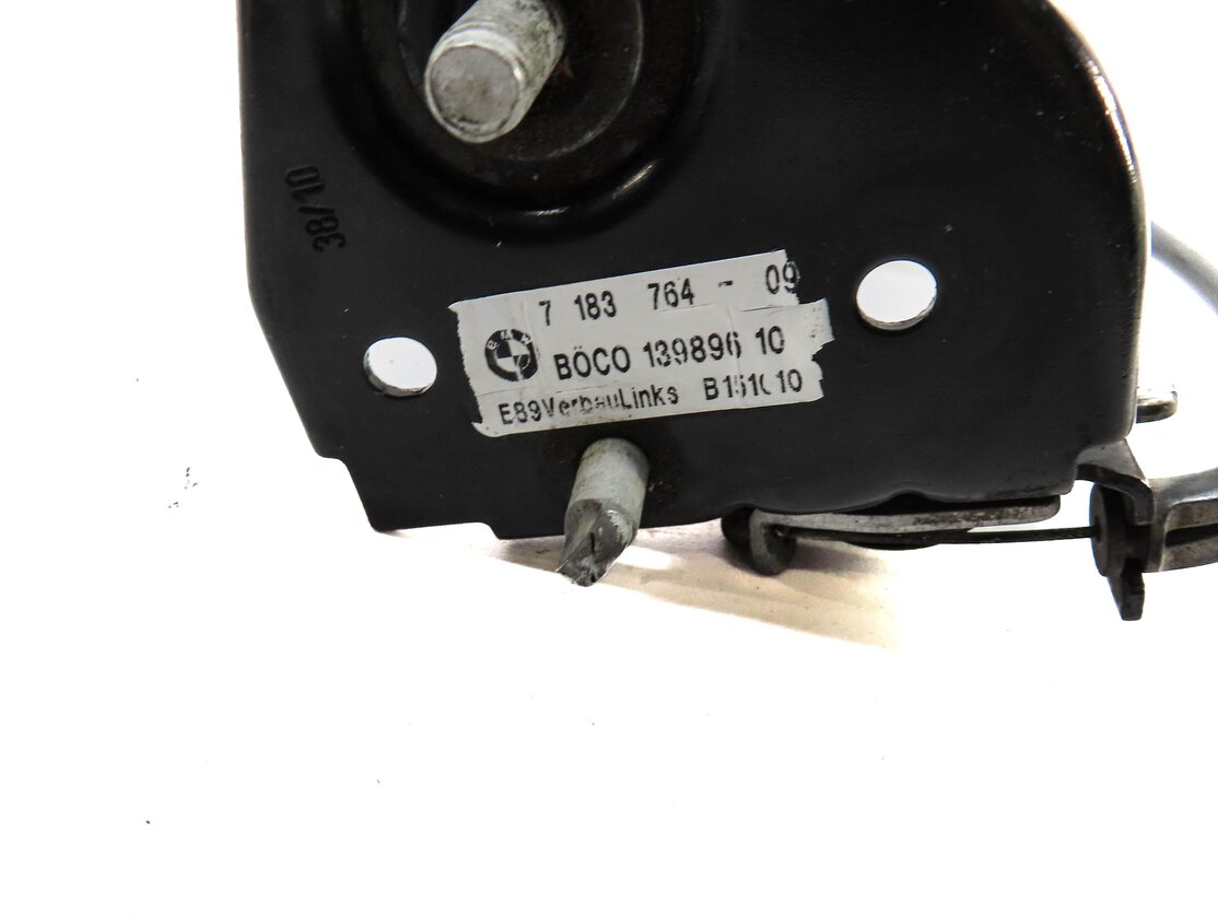 Thumbnail 9: 2011 BMW 535i (F10) FRONT LEFT & RIGHT UPPER HOOD SAFETY LATCH SET w/ RELEASE