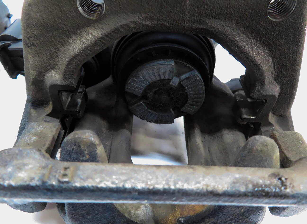 Thumbnail 6: 2011-2016 BMW 528i 535i (F10) REAR LEFT & RIGHT ABS DISC BRAKE CALIPER SET-2