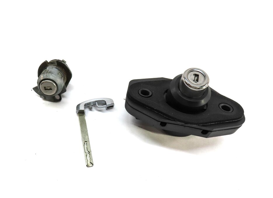2015 BMW 750Li (F01) FRONT LEFT DOOR & TRUNK + SKELETON KEY SET