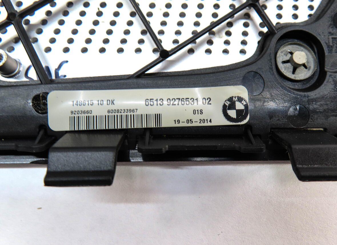 Thumbnail 4: 2015 BMW 750Li (F01) REAR LEFT SHELF BANG & OLUFSEN SPEAKER COVER GRILLE