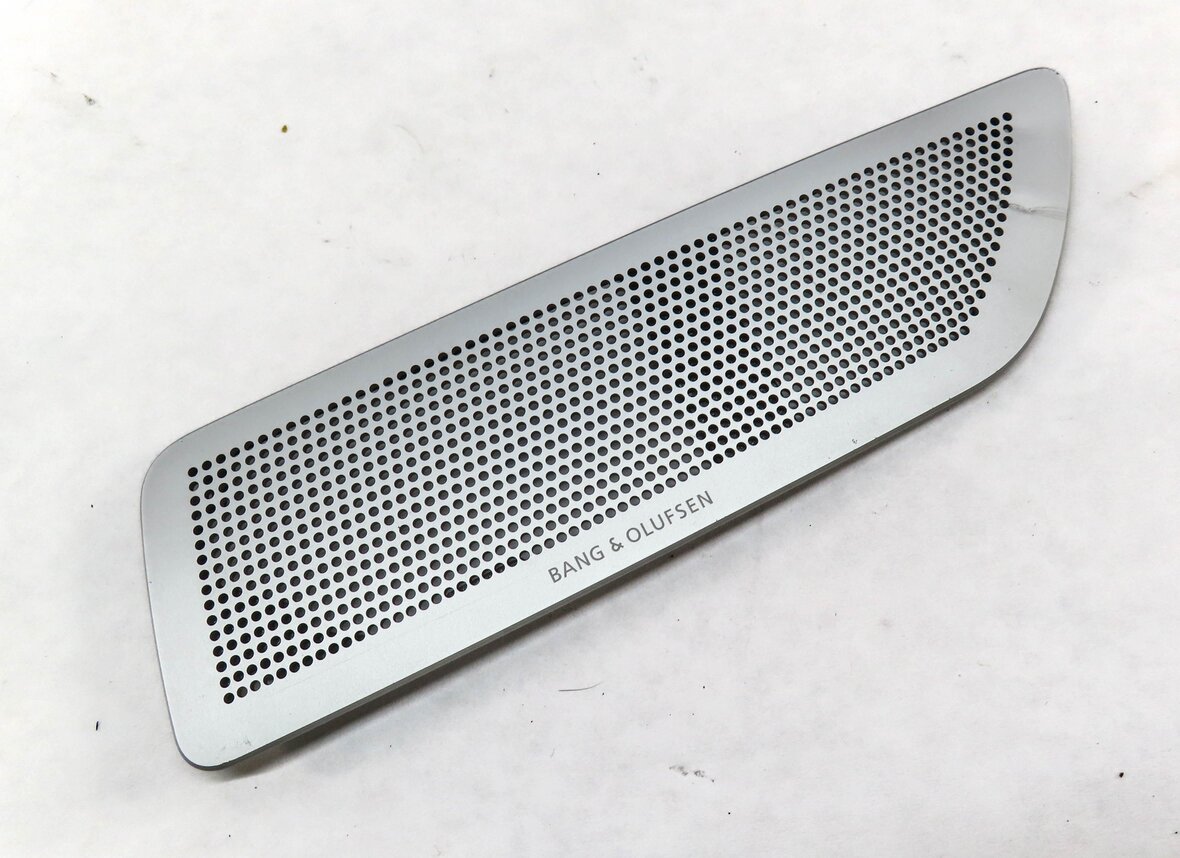 2015 BMW 750Li (F01) REAR RIGHT DOOR BANG & OLUFSEN SPEAKER COVER GRILLE