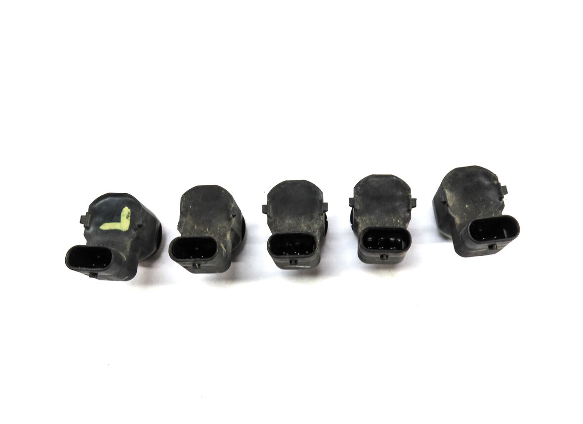 Thumbnail 3: 2015 BMW 750Li (F01) FRONT BUMPER PARK DISTANCE PDC SENSOR SET 5 (BLACK 475)