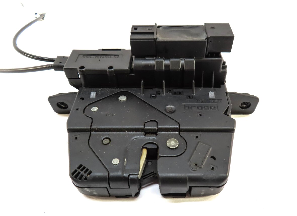 Thumbnail 3: 2015 BMW 750Li (F01) REAR BACK TRUNK LOCK LATCH ACTUATOR