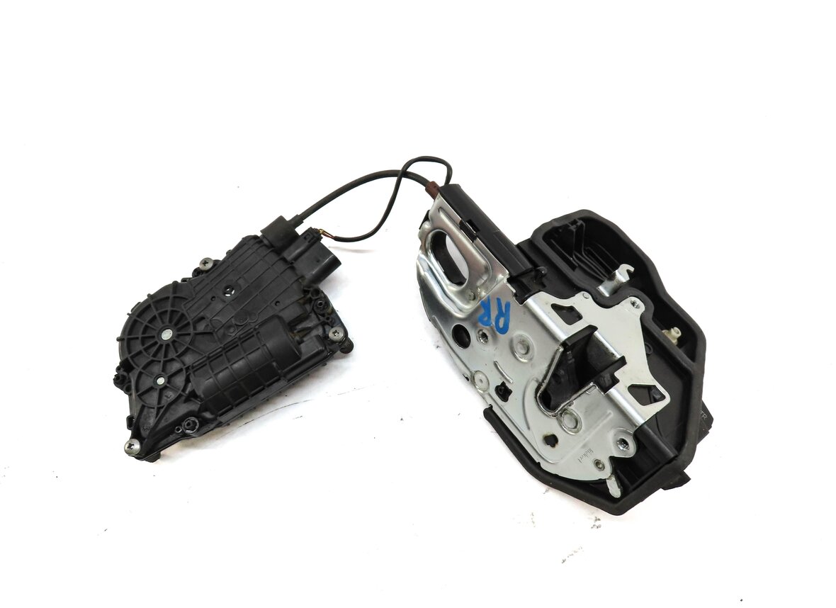 Thumbnail 3: 2011-2015 BMW 740i 750i 760i (F01) RIGHT SIDE REAR DOOR LOCK LATCH (SOFT CLOSE)