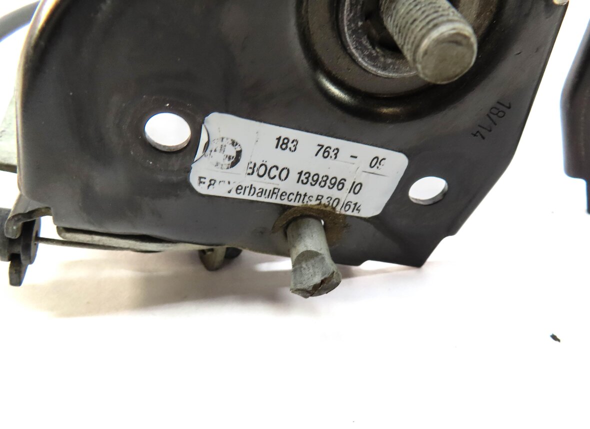 Thumbnail 7: 2015 BMW 750Li (F01) HOOD RELEASE LEVER & 2 SAFETY CATCH HOOKS w/ CABLE SET