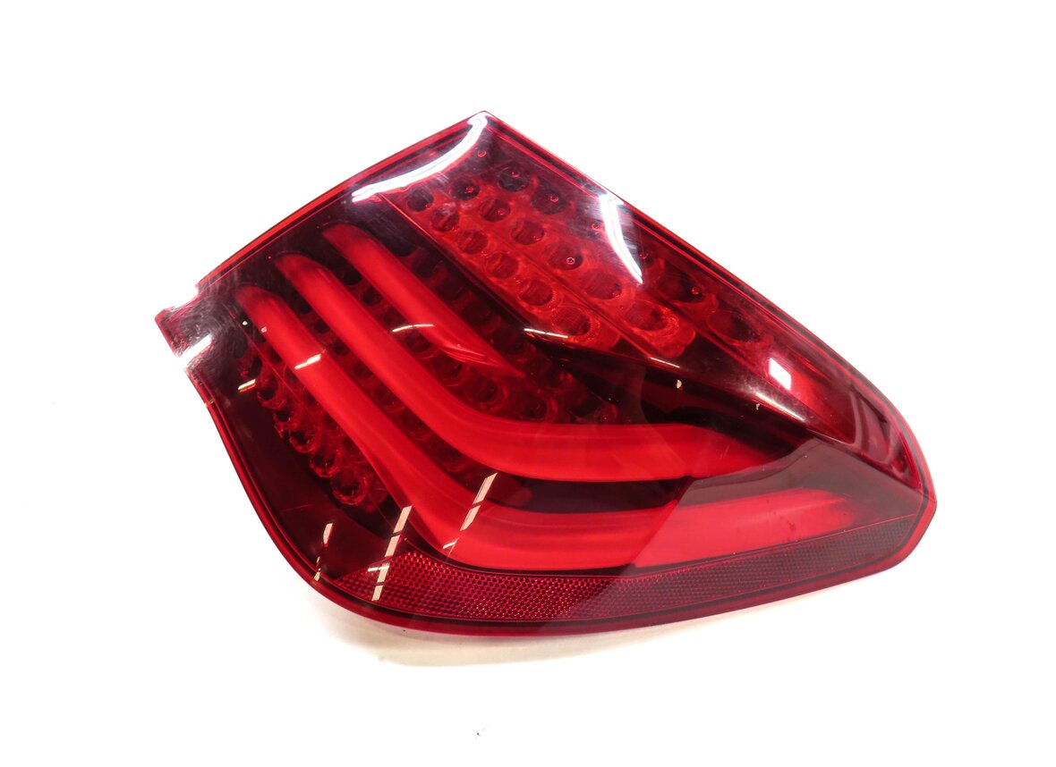 Thumbnail 2: 13-15 BMW 7 SERIES F01 F02 F04 REAR RIGHT PASSENGER OUTER TAILLIGHT BRAKE LIGHT