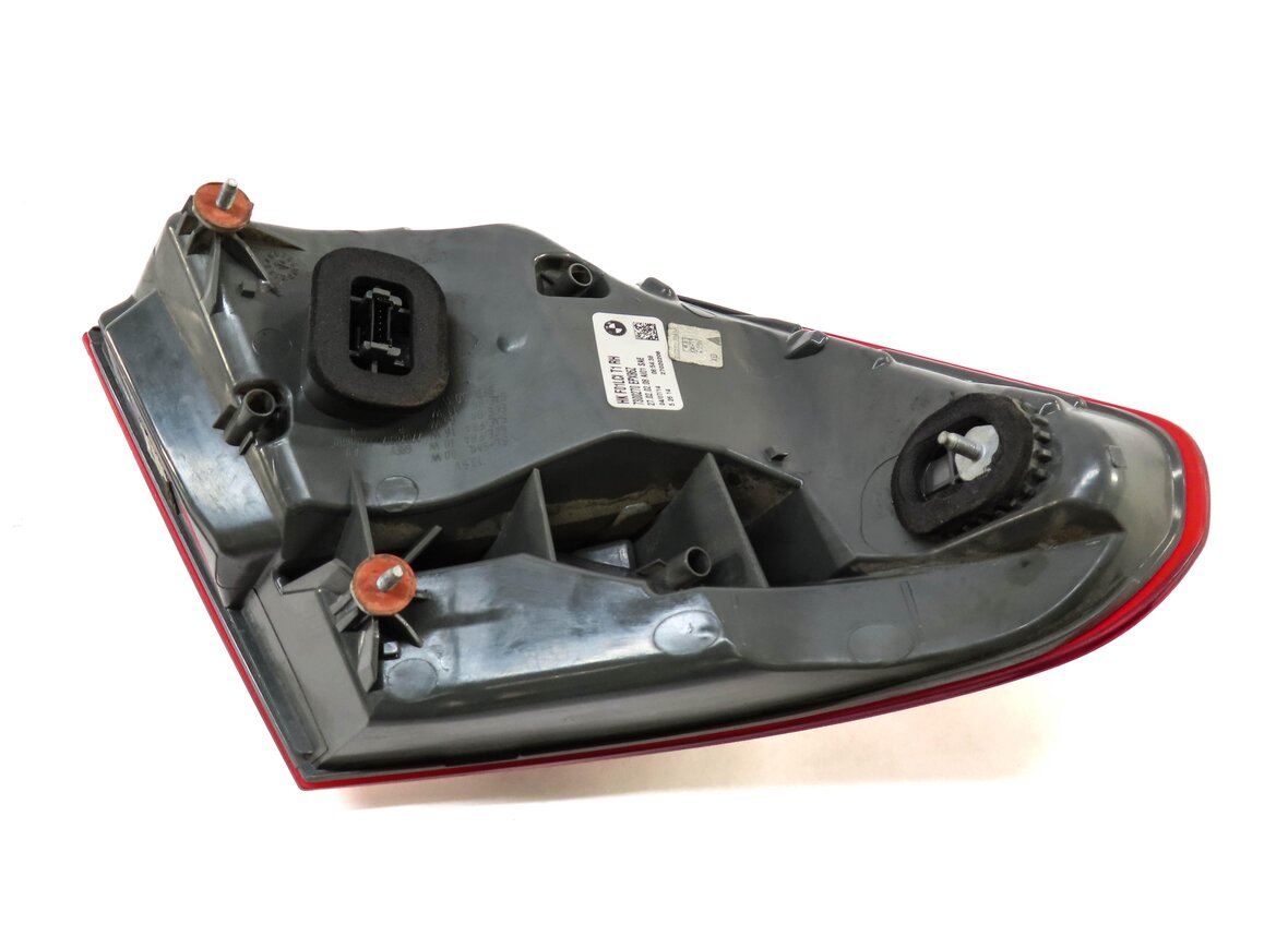 Thumbnail 3: 13-15 BMW 7 SERIES F01 F02 F04 REAR RIGHT PASSENGER OUTER TAILLIGHT BRAKE LIGHT
