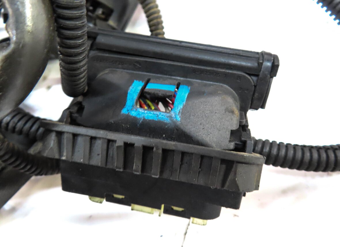 Thumbnail 8: 2015 BMW 750Li (F01) 4.4L (N63) ENGINE WIRING WIRE HARNESS LOOM