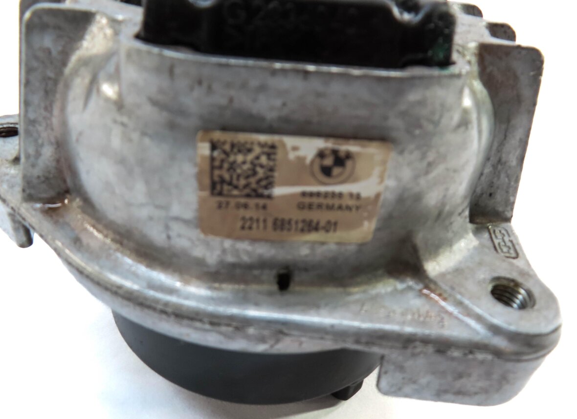 Thumbnail 5: 2015 BMW 750Li (F01) 4.4L (N63) ENGINE RIGHT ENGINE MOTOR MOUNT