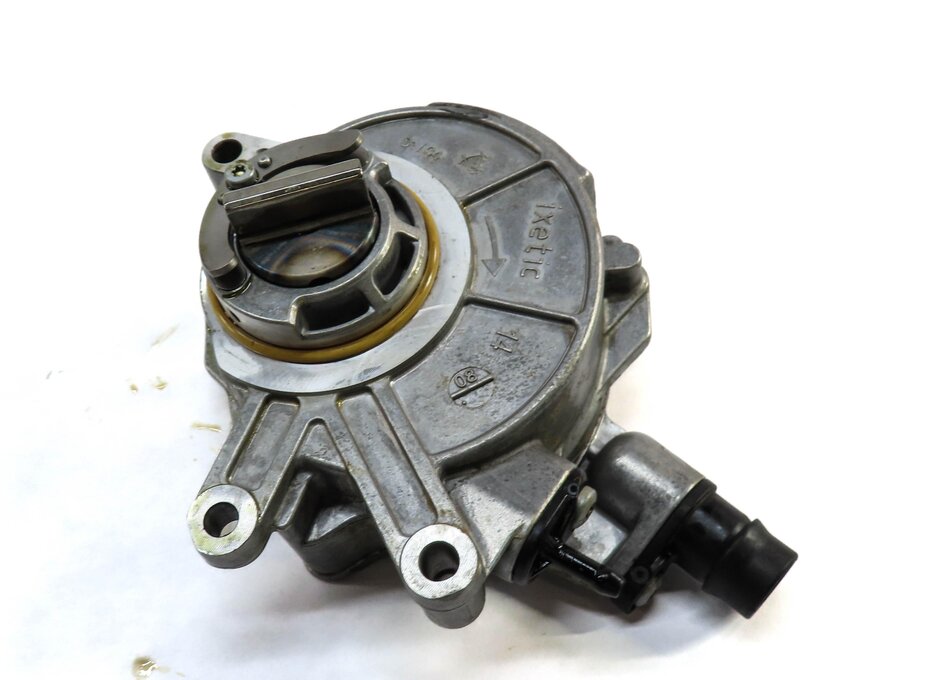 10-17 BMW 5 7 M5 X6 X6 X5M X6M (F01 F10 F15 F16 F85 F86) 4.4L BRAKE VACUUM PUMP