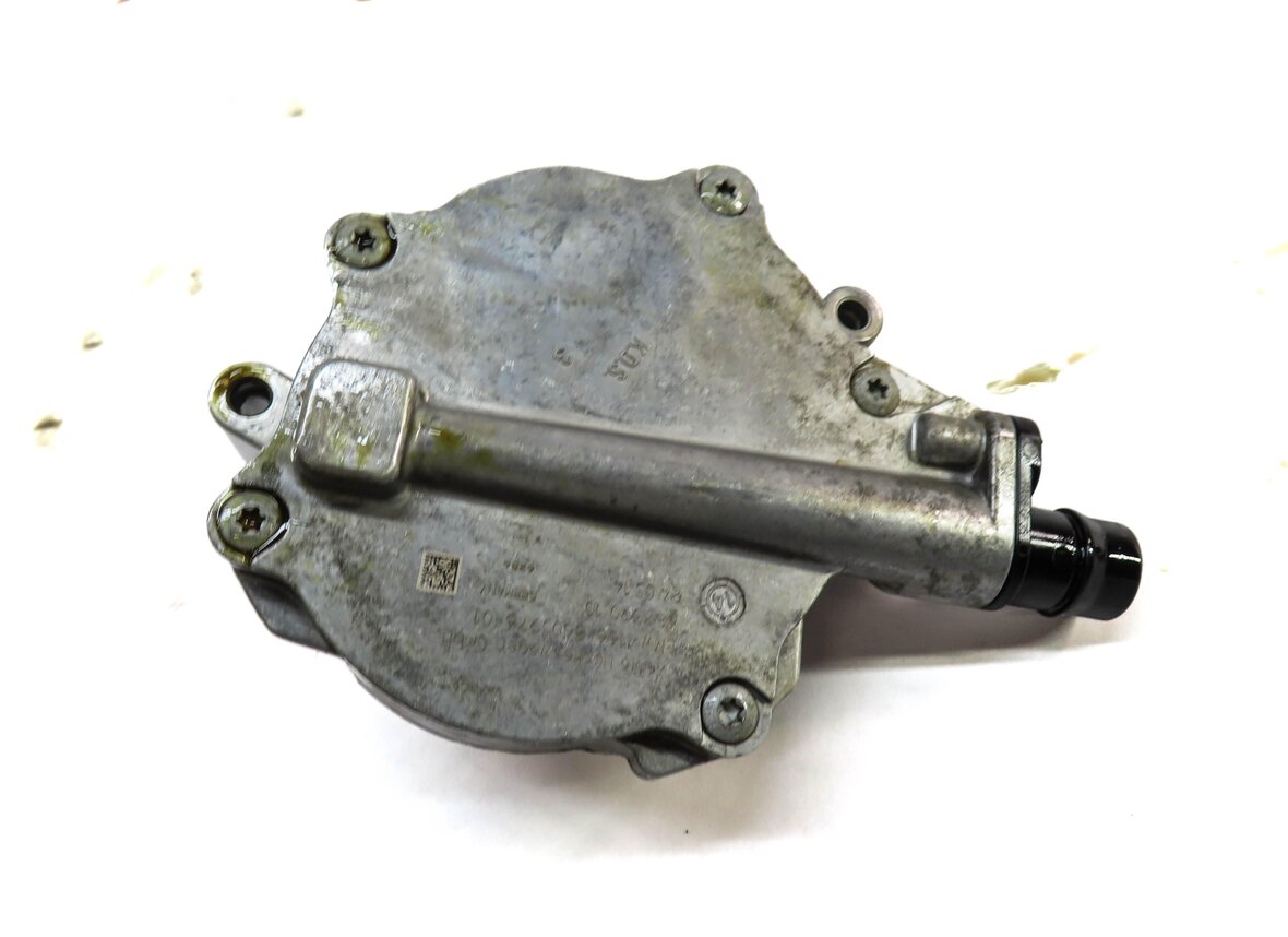 Thumbnail 3: 10-17 BMW 5 7 M5 X6 X6 X5M X6M (F01 F10 F15 F16 F85 F86) 4.4L BRAKE VACUUM PUMP