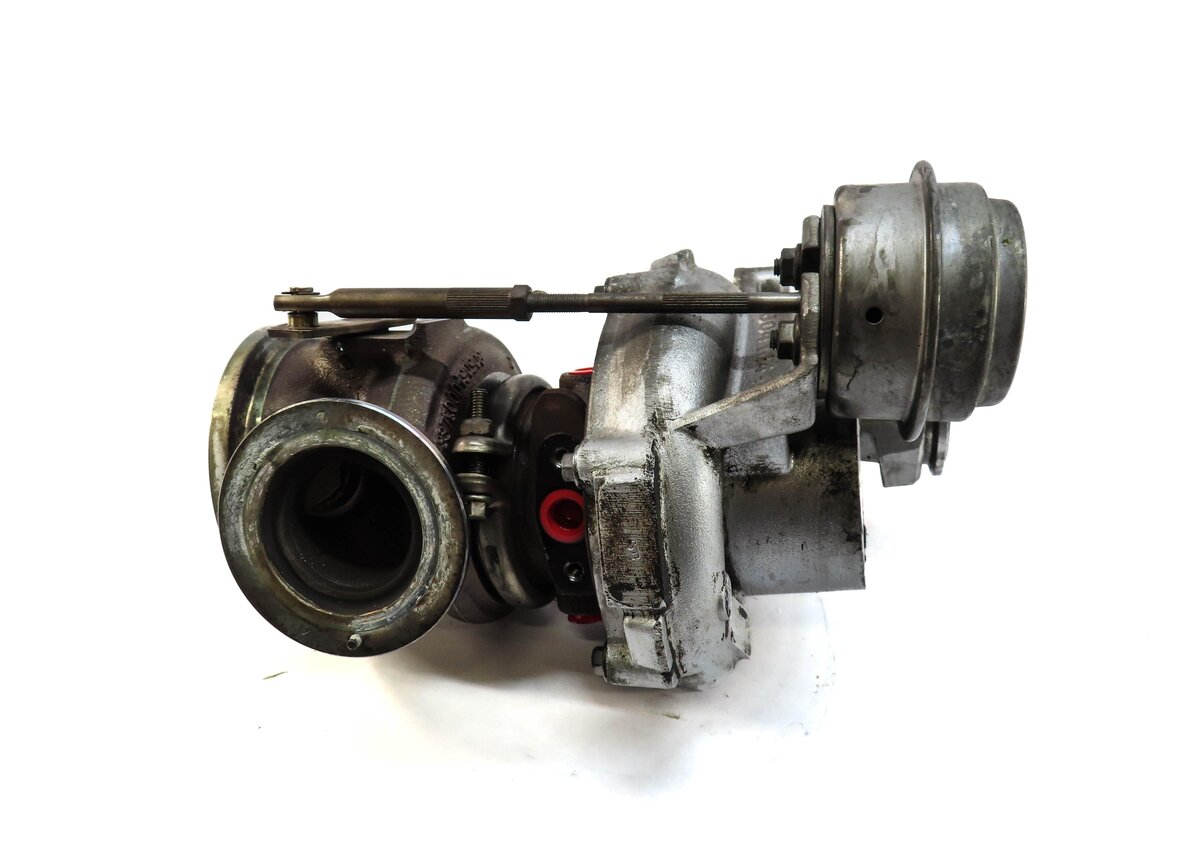 Thumbnail 4: 13-19 BMW 5 6 7 X5 X6 (F01 F02 F04 F06 F07 F10 F12) 4.4L N63 LEFT TURBOCHARGER