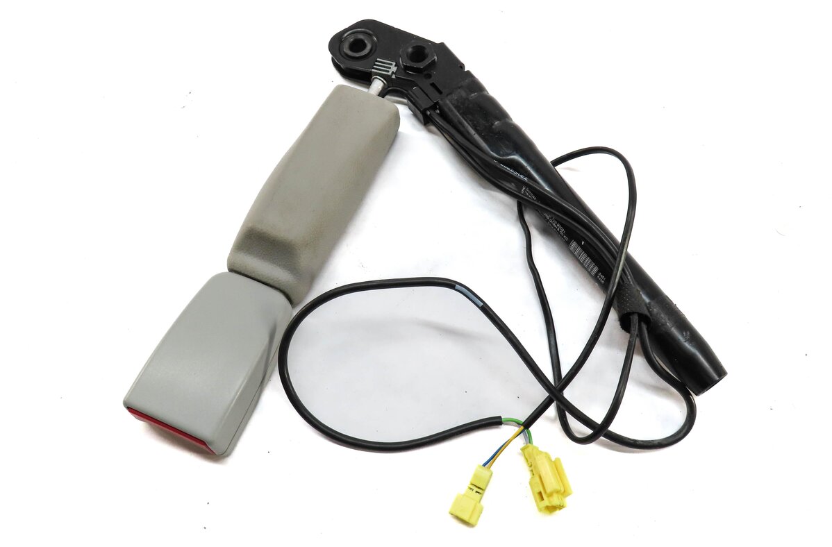 Thumbnail 2: 09-12 MERCEDES S W221 FRONT RIGHT PASSENGER SEATBELT BUCKLE RECEIVER (GRAY)