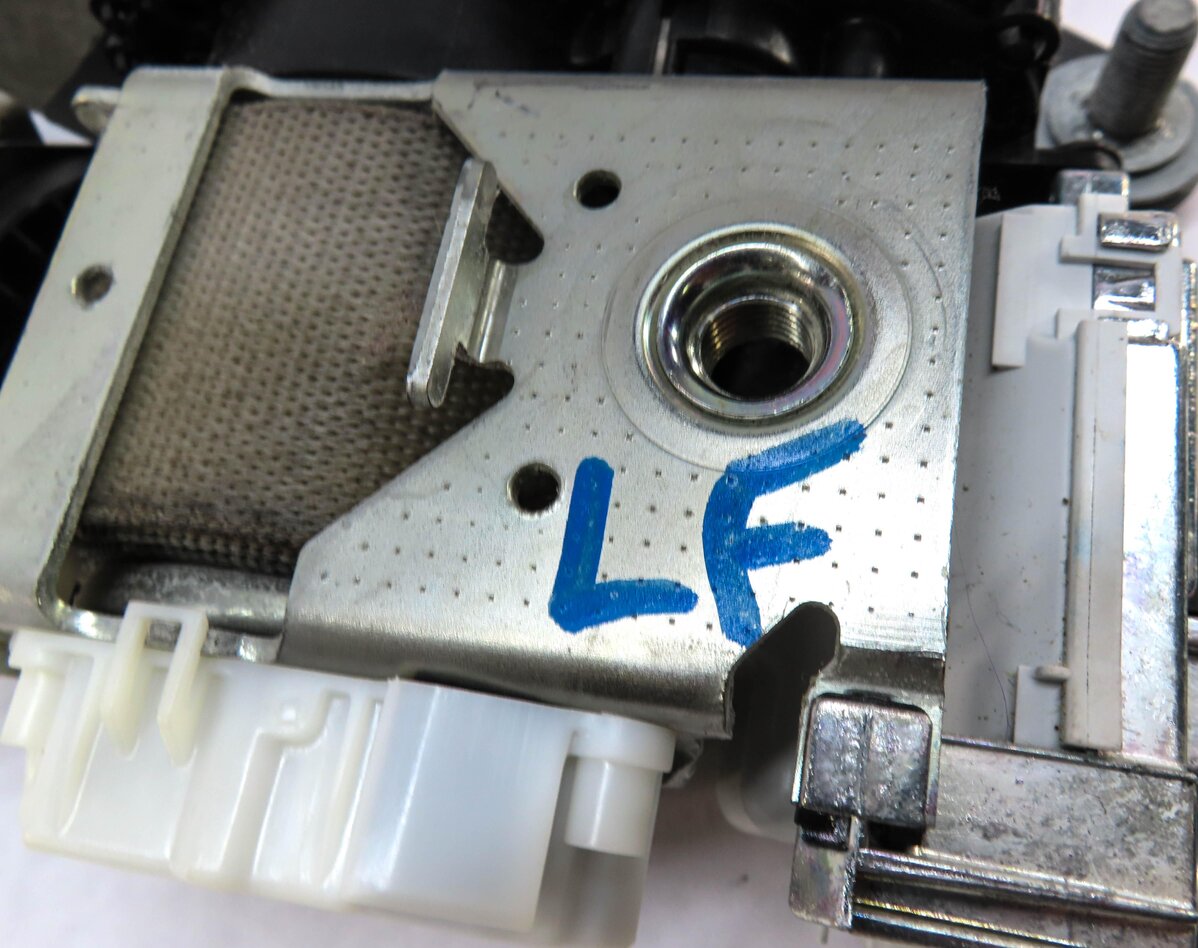 Thumbnail 4: 11-13 MERCEDES S350 S450 S550 S600 (W221) LEFT DRIVER SEATBELT RETRACTOR (GRAY)