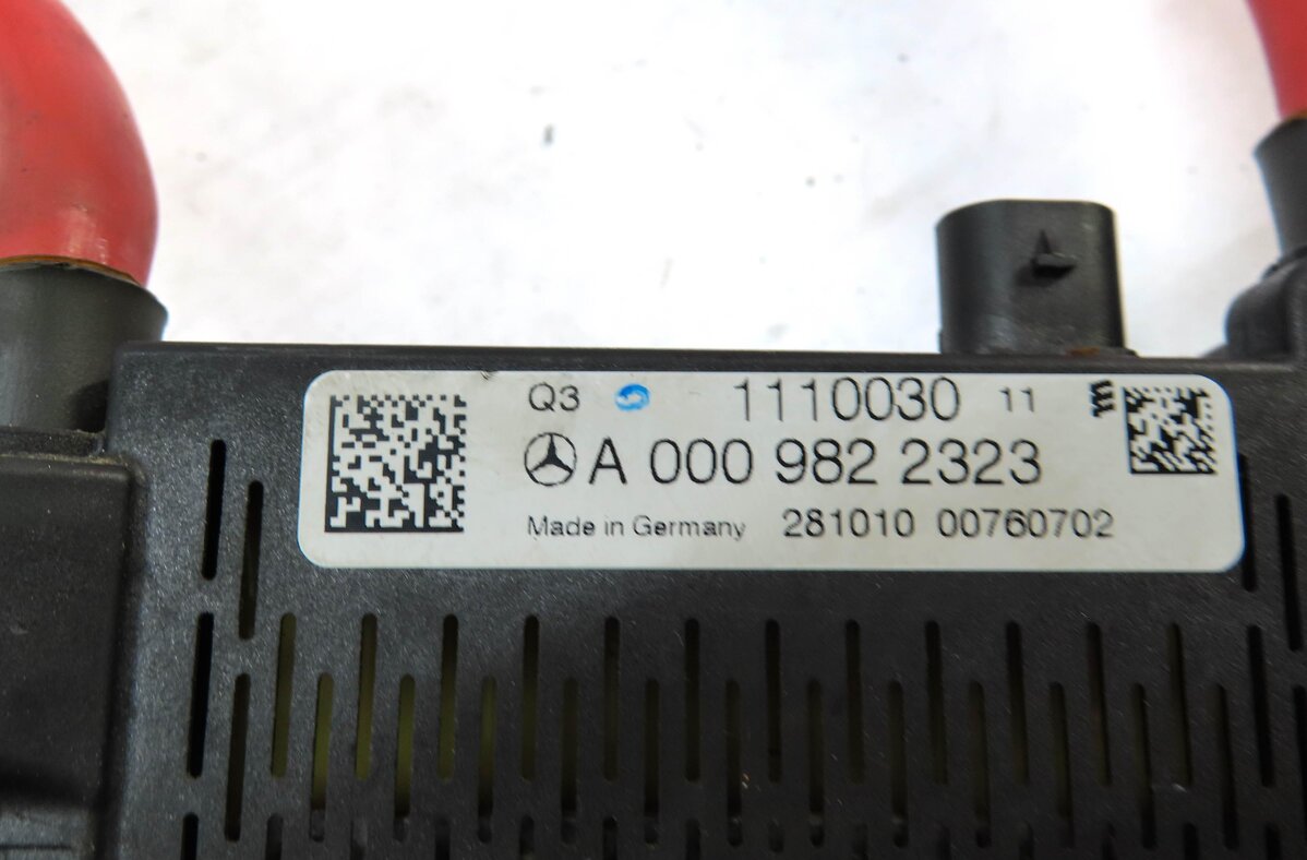 Thumbnail 5: 2011 MERCEDES S63 AMG (W221) POSITIVE BATTERY CABLE CONTROL MODULE