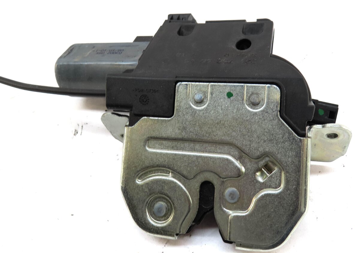 Thumbnail 3: 2011 MERCEDES S63 AMG (W221) REAR TRUNK LATCH LOCK ACTUATOR w/ CABLE