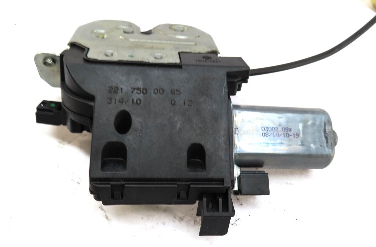Thumbnail 4: 2011 MERCEDES S63 AMG (W221) REAR TRUNK LATCH LOCK ACTUATOR w/ CABLE