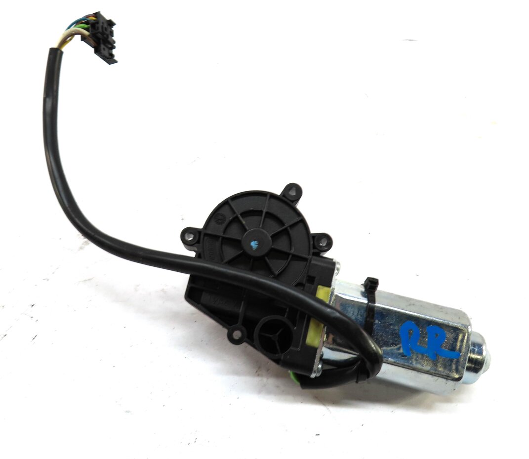 2011 MERCEDES S63 AMG (W221) REAR RIGHT WINDOW SHADE MOTOR 9929000066