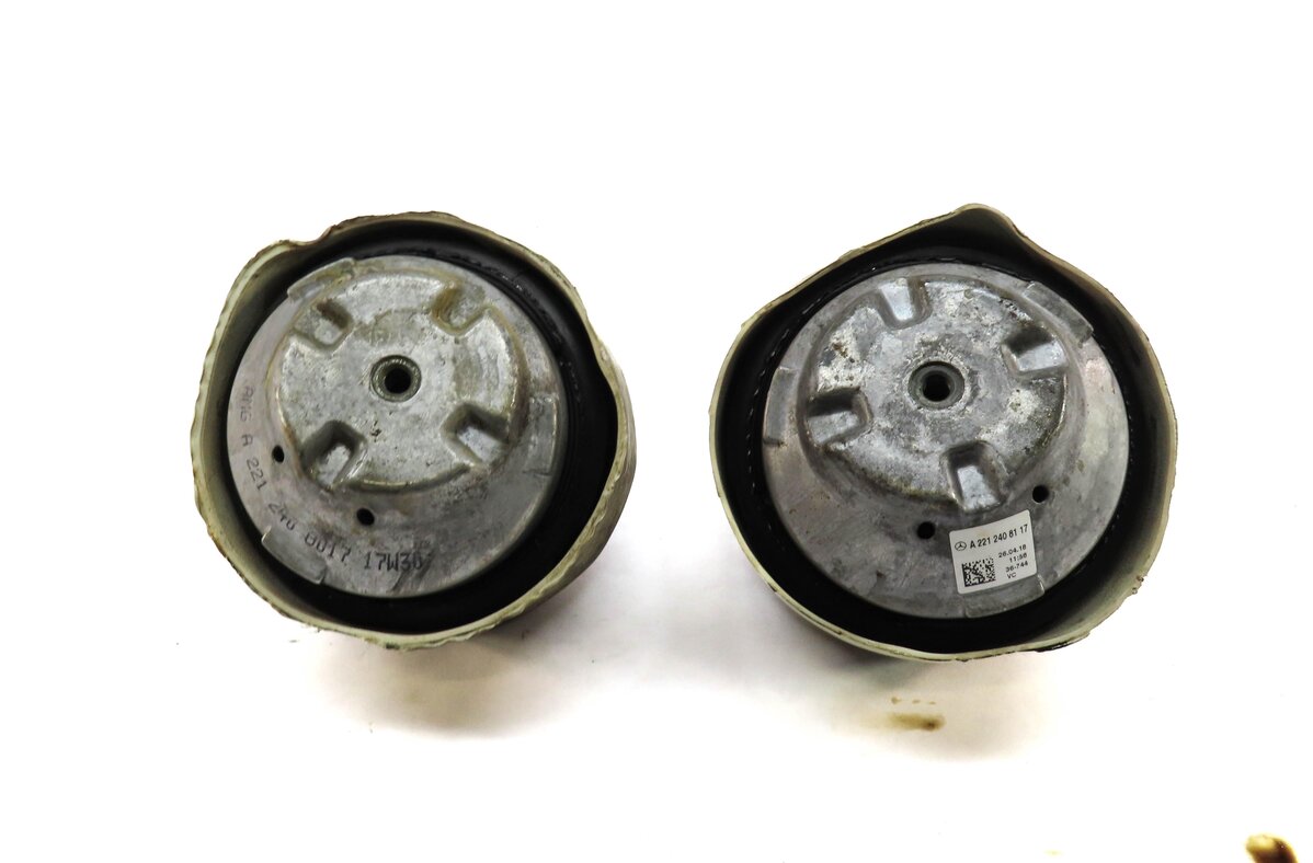 Thumbnail 2: 2011 MERCEDES S63 (W221) 5.5L AMG ENGINE LEFT & RIGHT MOTOR MOUNT SET OF 2