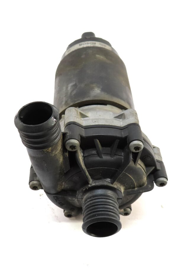 Thumbnail 3: 2011 MERCEDES S63 (W221) 5.5L AMG ENGINE ELECTRIC COOLANT WATER PUMP 0005000386