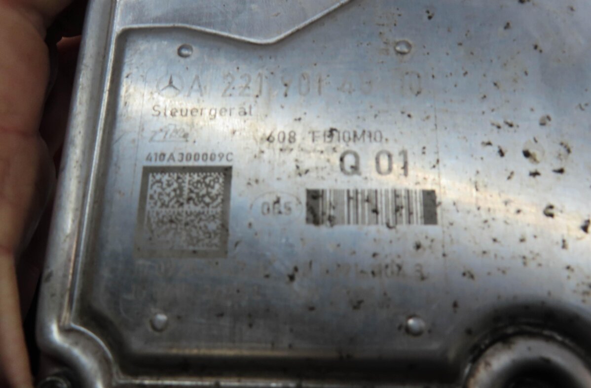 Thumbnail 4: 2011 MERCEDES S63 (W221) 5.5L AMG ENGINE BRAKE VACUUM PUMP 2219014800