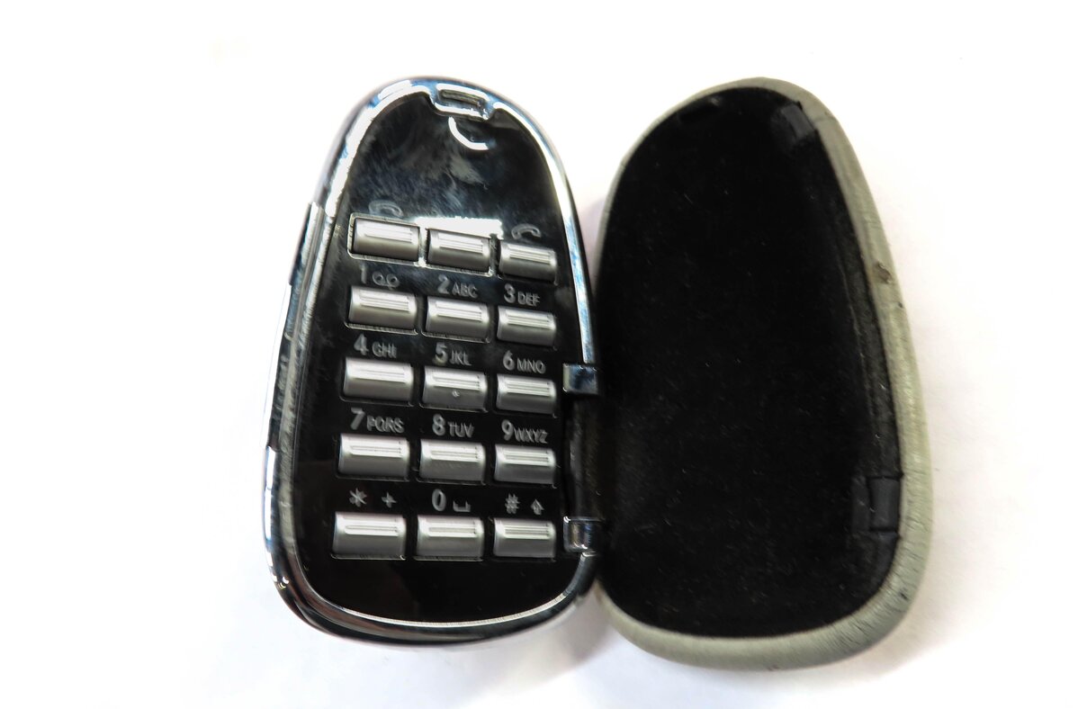 2011 MERCEDES S63 (W221) FRONT CENTER CONSOLE TELEPHONE KEY PAD DIAL (GRAY)