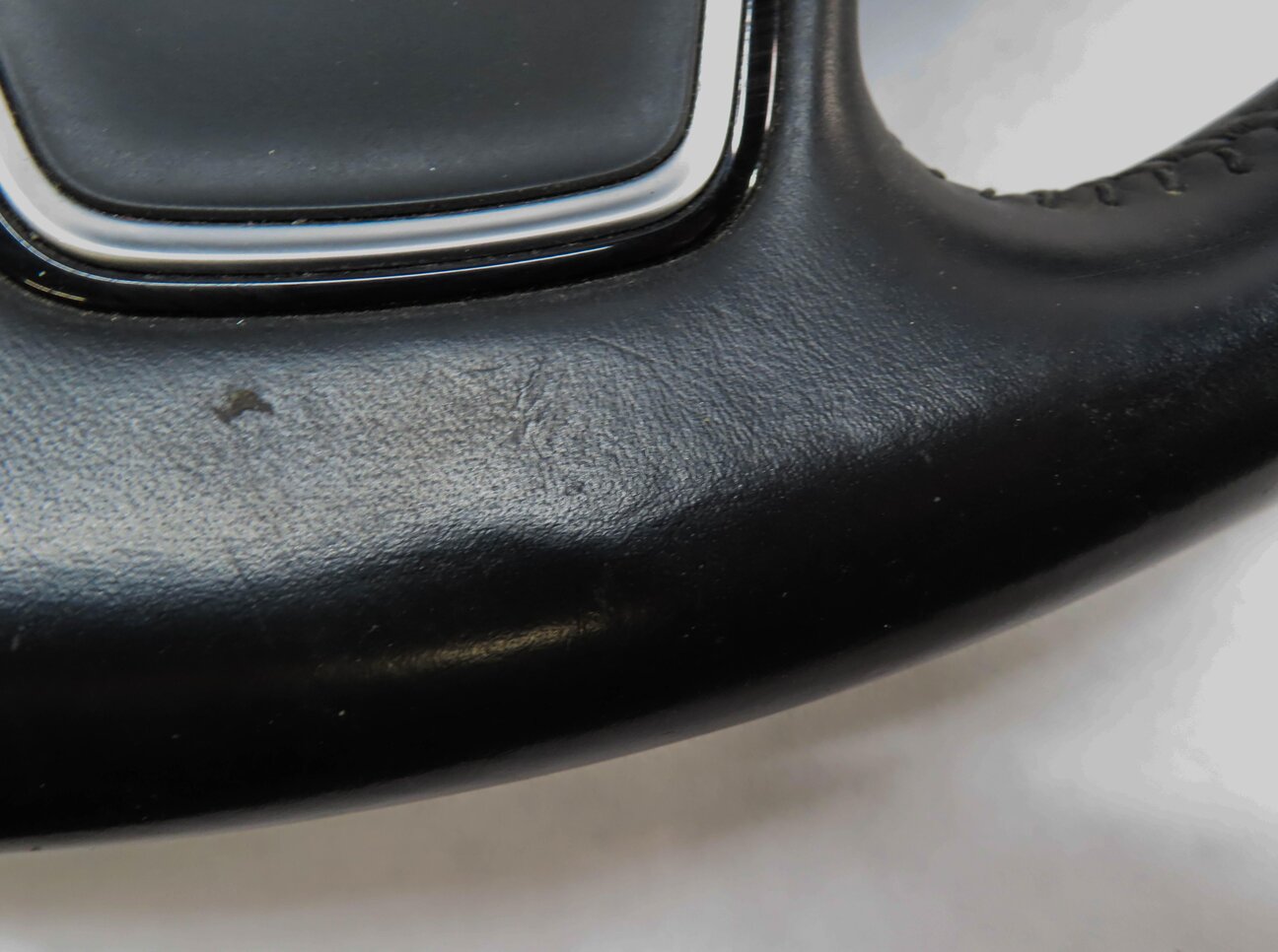 Thumbnail 9: 15-16 AUDI A3 (8V) LEFT DRIVER 3-SPOKE SPORT STEERING WHEEL w/ SWITCHES (BLACK)