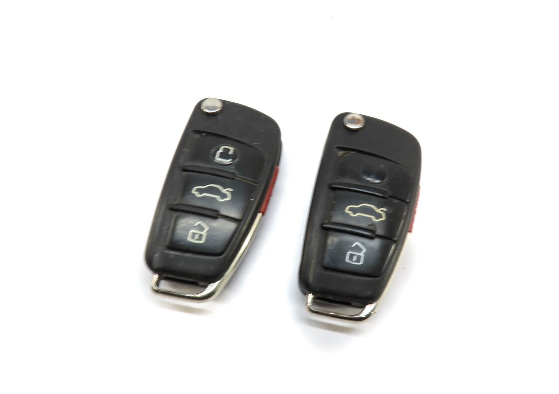 Thumbnail 1: 2015 AUDI A3 (8V) KEY FOB SET OF 2