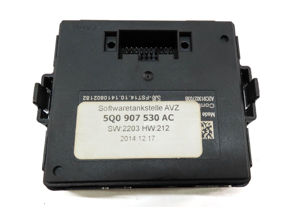 Thumbnail 2: 2015 AUDI A3 (8V) GATEWAY CONTROL MODULE