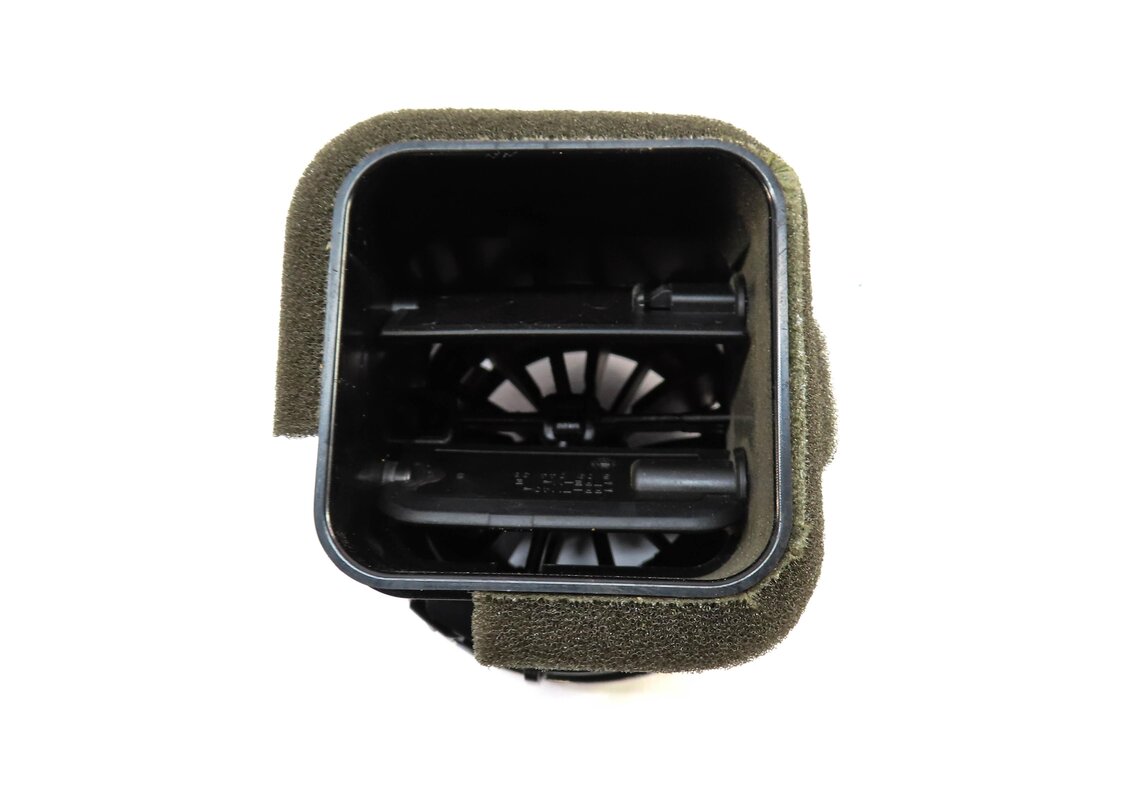 Thumbnail 4: 2015 AUDI A3 (8V) FRONT HVAC A/C HEATER DASH AIR VENT 8V0820901C