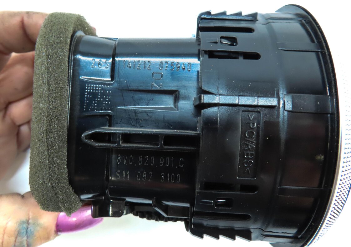 Thumbnail 5: 2015 AUDI A3 (8V) FRONT HVAC A/C HEATER DASH AIR VENT 8V0820901C