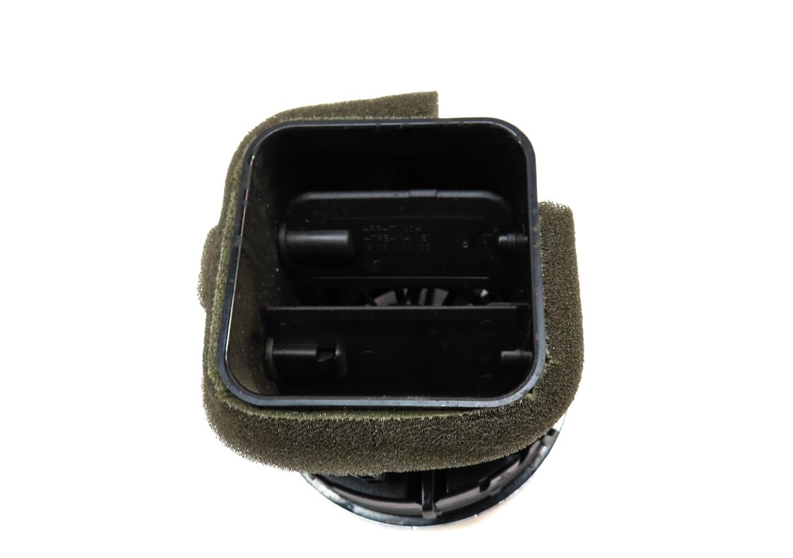 Thumbnail 4: 2015 AUDI A3 (8V) FRONT HVAC A/C HEATER DASH AIR VENT 8V0820901C