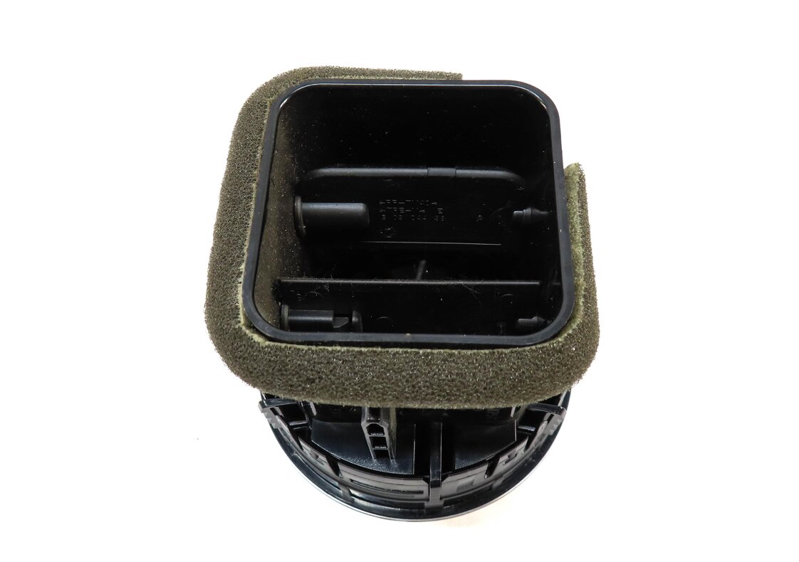 Thumbnail 3: 2015 AUDI A3 (8V) FRONT HVAC A/C HEATER DASH AIR VENT 8V0820901C