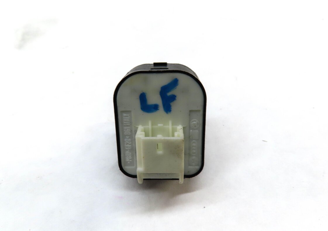 Thumbnail 3: 2015 AUDI A3 (8V) FRONT LEFT DRIVER MIRROR ADJUST SWITCH