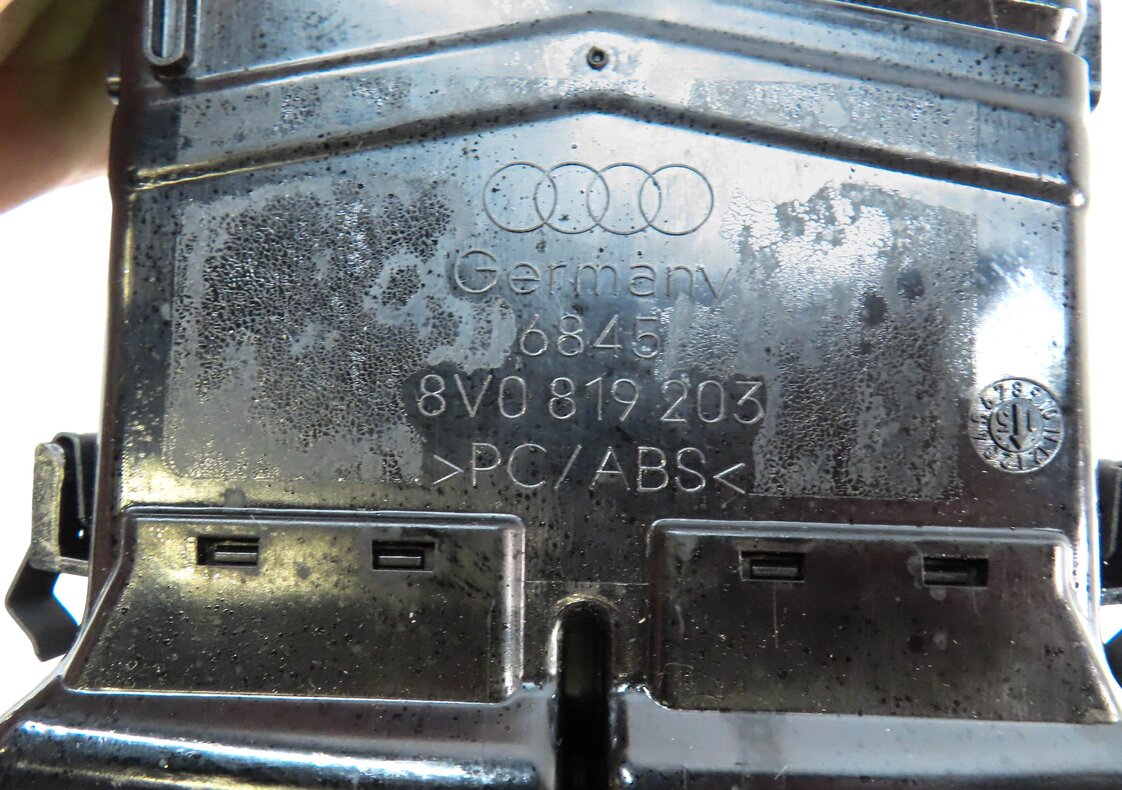 Thumbnail 5: 2015 AUDI A3 (8V) REAR HVAC A/C HEATER AIR VENT (BLACK)
