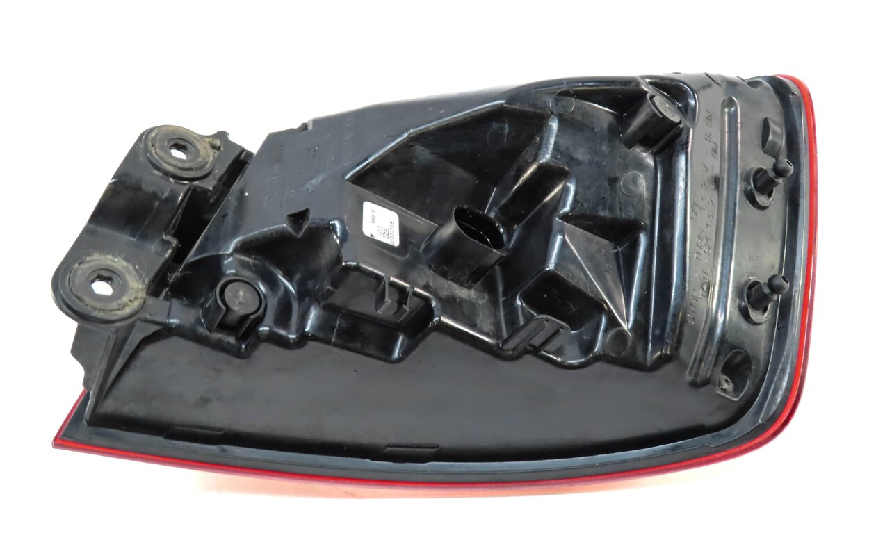 Thumbnail 4: 15-16 AUDI A3 S3 (8V) SEDAN / CONVERTIBLE - LEFT LED TAILLIGHT BRAKE LIGHT LAMP