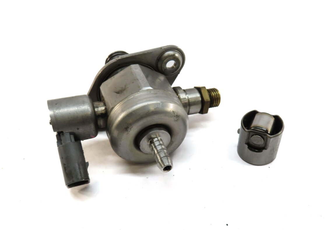Thumbnail 2: 2015 AUDI A3 (8V) GOLF 1.8T TURBO ENGINE HIGH PRESSURE MECHANICAL FUEL PUMP
