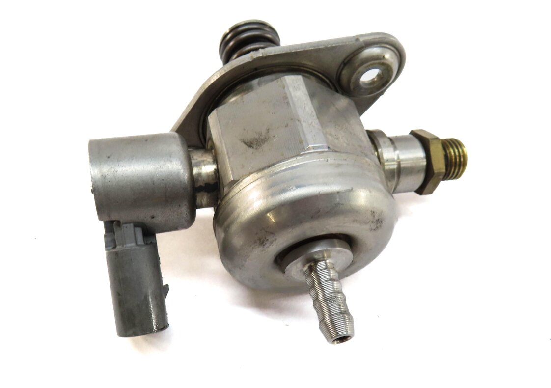 Thumbnail 4: 2015 AUDI A3 (8V) GOLF 1.8T TURBO ENGINE HIGH PRESSURE MECHANICAL FUEL PUMP