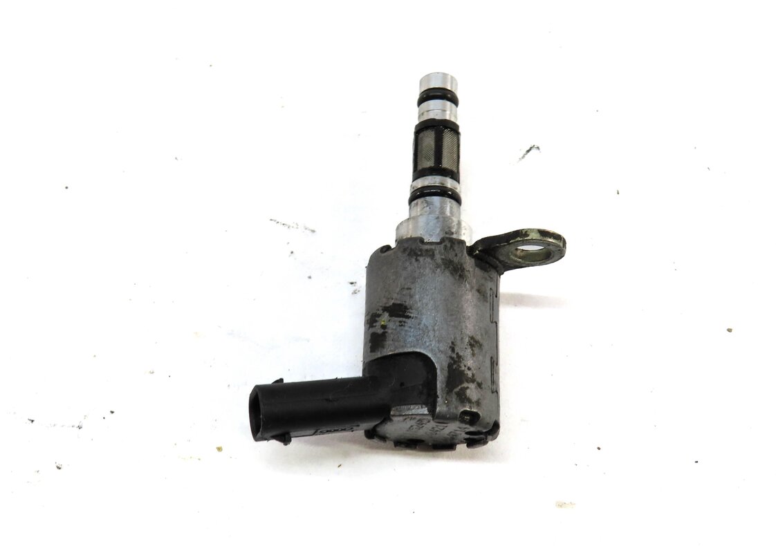 Thumbnail 2: 2015 AUDI A3 (8V) 1.8L TURBO CNSB ENGINE VVT SOLENOID 06K115243N