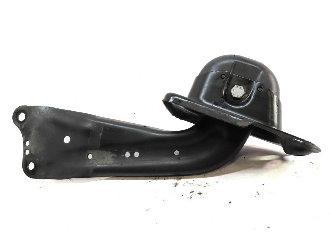 Thumbnail 2: 2015-2019 AUDI VW GOLF / A3 S3 RS3 TT (8V MK3) RIGHT PASSENGER REAR TRAILING ARM