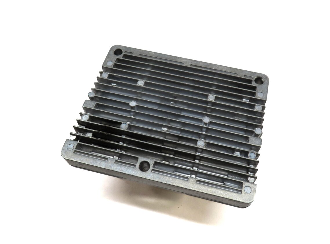 Thumbnail 2: 2015 RANGE ROVER (L405) ENGINE AUTO START STOP POWER DISTRIBUTION CONTROL MODULE