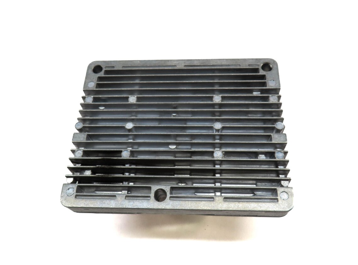 Thumbnail 3: 2015 RANGE ROVER (L405) ENGINE AUTO START STOP POWER DISTRIBUTION CONTROL MODULE
